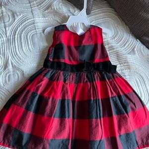 Baby girls buffalo plaid dress in 9 month and 12 month